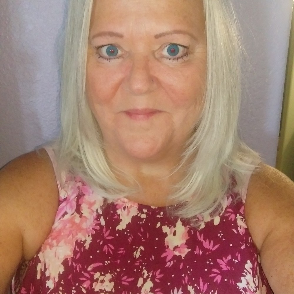 Meet your Posher, Dana